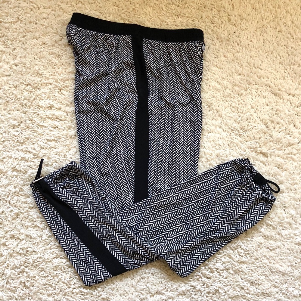 JLo Chevron Jogger Pants - Picture 4 of 6